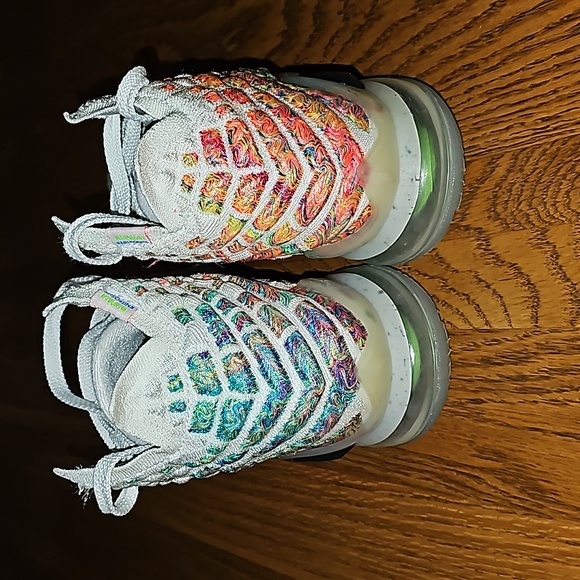 Nike LeBron 17 GS Air Command Force high tops - Picture 5 of 11